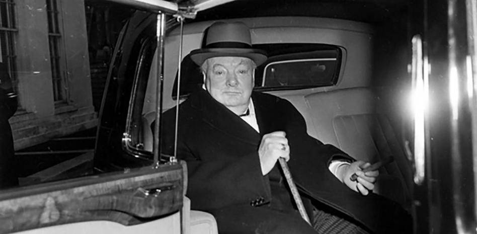 Winston Churchill en su auto